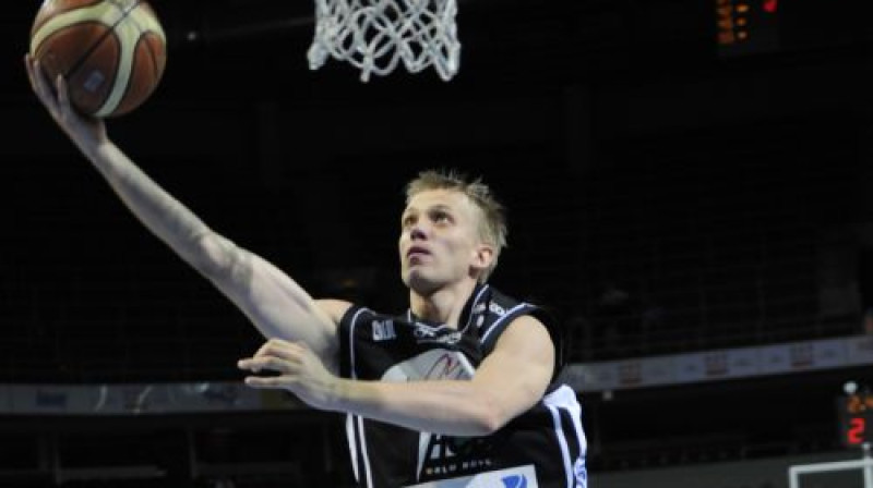 Raimonds Vaikulis "Barons" rindās jau spēlējis 
Foto: Romāns Kokšarovs, Sporta Avīze, f64