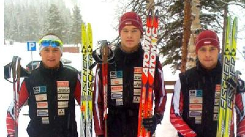 Rinalds Kostjukovs (pirmais no kreisās) un Arvis Liepiņš (vidū). 
Foto: No Infoski arhīva