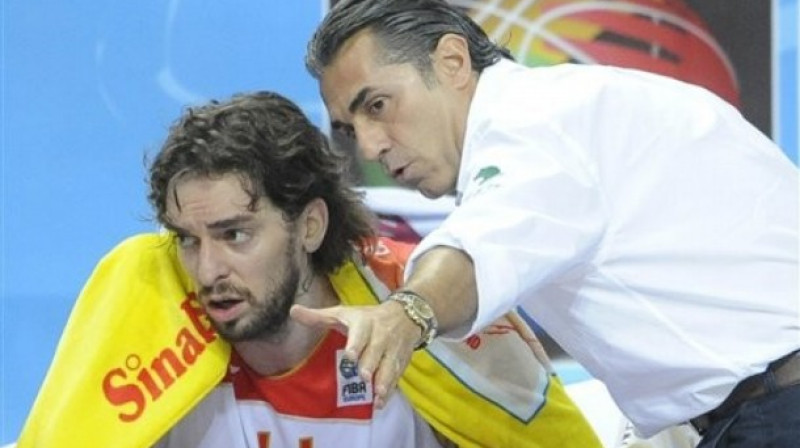 Pau Gasol un Sergio Scariolo EuroBasket 2009 finālspēlē ar Serbiju
Foto: AP/AFP/Scanpix