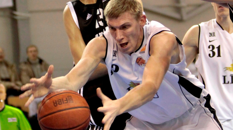 Klāvs Ansons ''Valmierā'' debitēja ar 22 punktiem
Foto: Romāns Kokšarovs, Sporta Avīze, f64