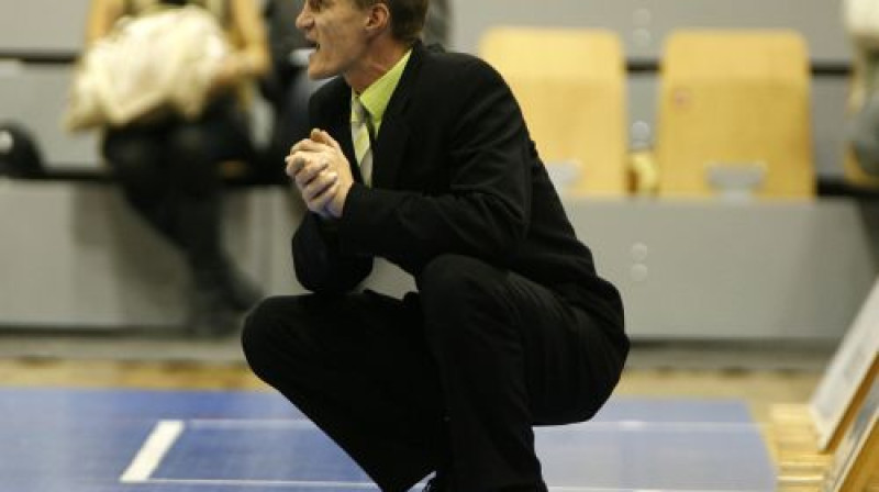 Tukuma komandas rindās zaudējumu megasēriju izbaudīja arī  vēlākais Gulbenes treneris Arvis Steckis
Foto: Romāns Kokšarovs, Sporta Avīze