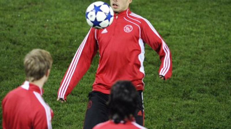 Spēlēt nevar, atliek trenēties...
Foto: AFP/Scanpix