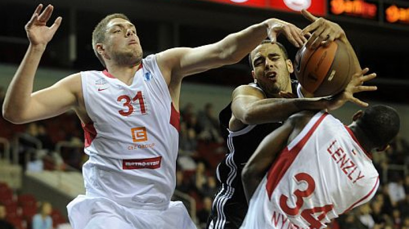"Nymburk" šosezon jau redzējām Rīgā
Foto: Romāns Kokšarovs, Sporta Avīze, f64