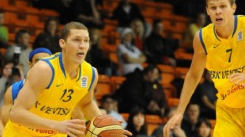 Jānis Strēlnieks un Sauļus Kuzminsks
Foto: sportacentrs.com