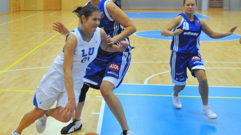 Ieva Krastiņa sezonas pirmajā pusē pārstāvēja "Latvijas Universitātes" komandu
Foto: Romualds Vambuts, Sportacentrs.com