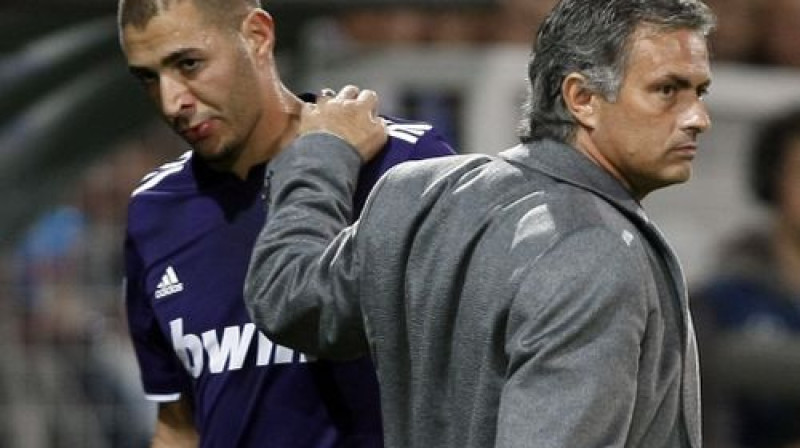 Karims Benzemā un Žozē Mourinju
Foto: AP/Scanpix