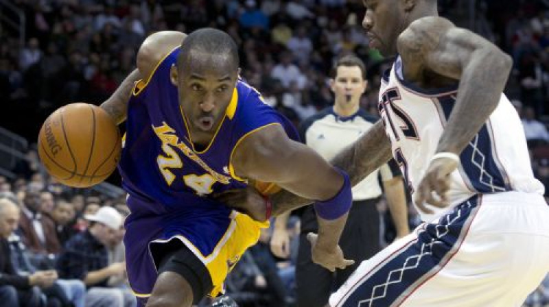 Kobe Braients uzbrukumā pret Terensu Viljamsu
Foto: Reuters/Scanpix