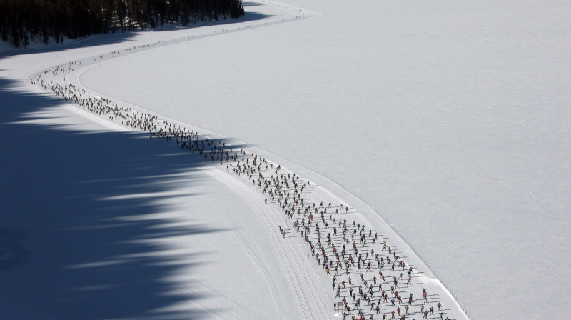 Slēpotāju "upe" Engadinas maratonā Šveicē.
Foto:www.worldloppet.com