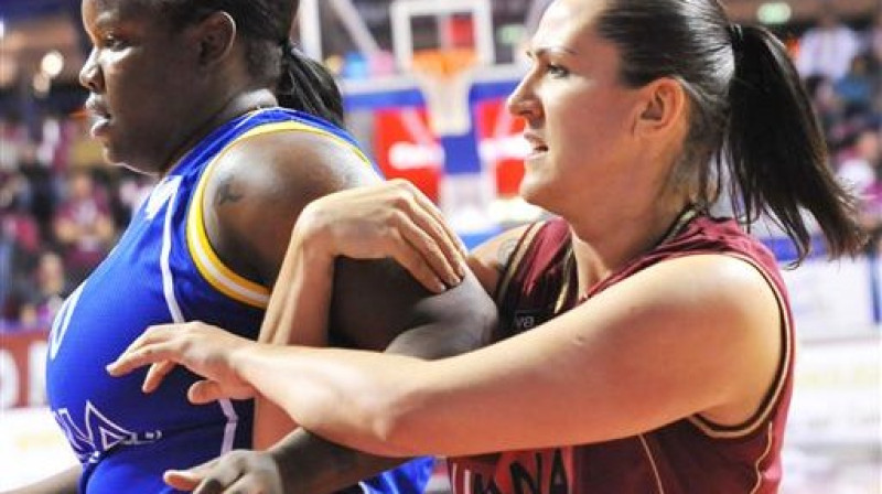 Liene Jansone Itālijas čempionāta spēlē ar "Pozzuoli" komandu
Foto: www.reyer.it