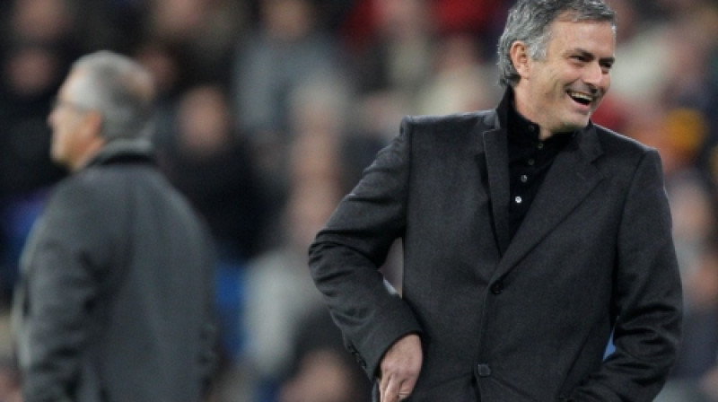 Madrides "Real" galvenais treneris Žozē Mourinju (priekšplānā)
Foto: AP/ Scanpix