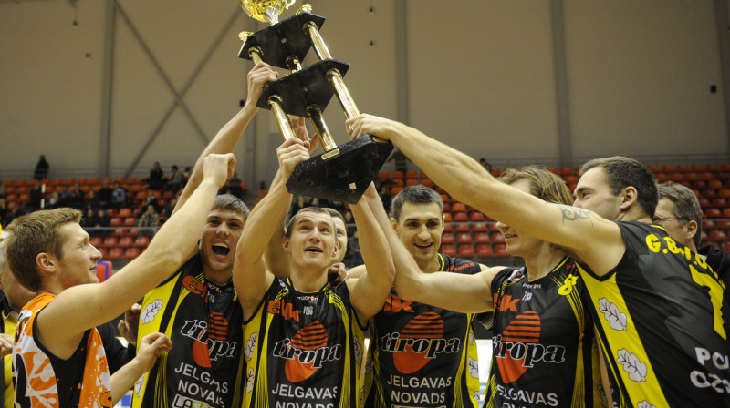 Latvijā toni pēdējā laikā nosaka Ozolnieku komanda, tās pūrā gan Latvijas čempionu tituls, gan Latvijas kauss.
Foto: Romāns Kokšarovs, Sporta Avīze, f64
