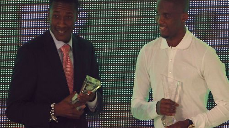 Asamoa Gjans un Samuels Eto'o
Foto: AFP/Scanpix