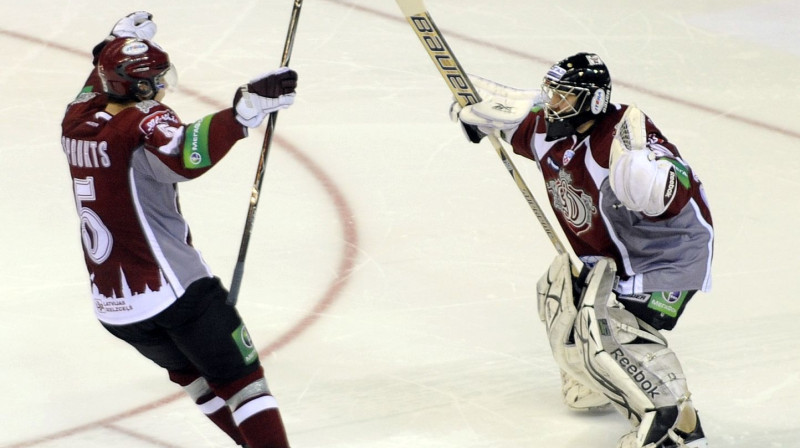 Vai Jānis Sprukts steigs sveikt Edgaru Lūsiņu arī Ziemassvētku vakarā?
Foto: Romāns Kokšarovs, Sporta Avīze, f64