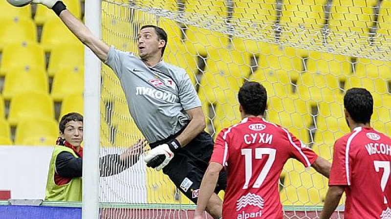 Lidojošais vārtsargs Andrejs Dikaņs turpmāk ne ar ko neatšķirsies no blakusstāvošajiem "Spartak" leģionāriem
Foto: ITAR-TASS