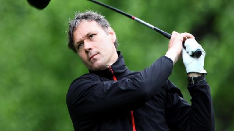 Marko Van Bastens izmēģina veiksmi golfā
Foto: digitale/Scanpix
