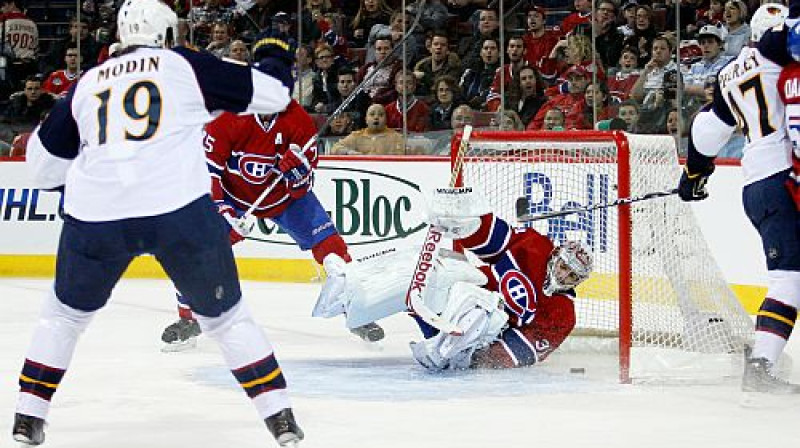 Atlanta gūst pirmos vārtus (Ričs Peverlijs, gandrīz ārpus kadra)
Foto: AFP/Scanpix