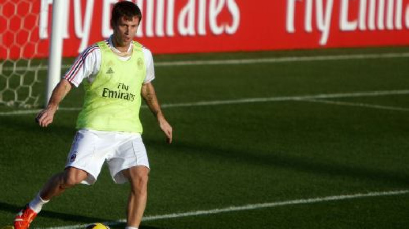 Antonio Kasano sava jaunā kluba treniņnometnē Dubaijā
Foto: AFP/Scanpix
