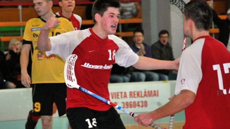 Jānim Akmentiņam (#18) spēlē pret ķekaviešiem četri punkti
Foto: www.bauskasdzive.lv
