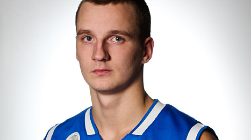 Mārtiņš Rugājs 27 minūšu laikā guva 10 punktus un izcīnīja 11 atlēkušās bumbas, sekmējot mājinieku uzvaru
Foto: www.bkventspils.lv