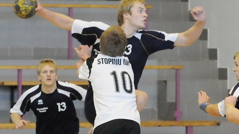 Uzbrukumā Edvīns Latkovskis
Foto: Jānis Slišāns