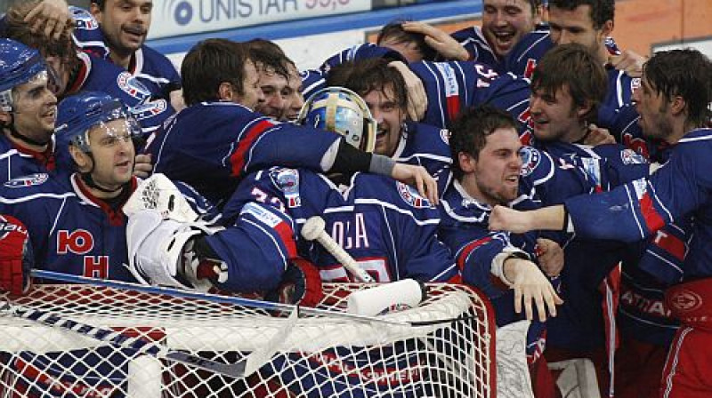 "Yunost" triumfa brīdī
Foto: AP/Scanpix