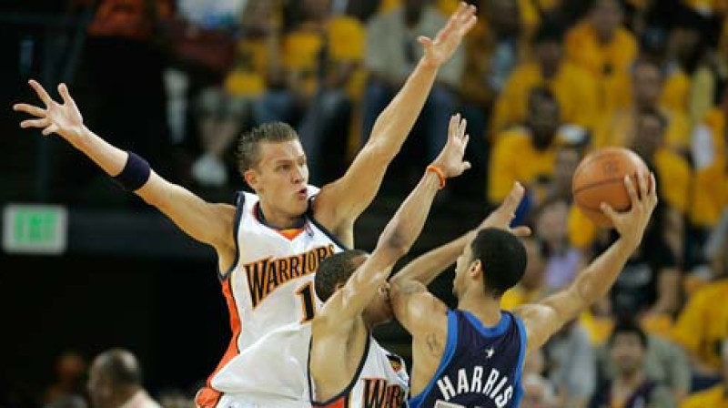 Andris Biedriņš ir mūslaiku groza bumbas varonis, bet pirms viņa Latvijas basketbolā bija daudz un labu meistaru.

Foto: warriors.com