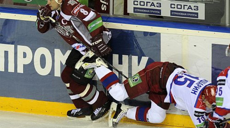 Sandis Ozoliņš spēlē pret "CSKA"
Foto: Romāns Kokšarovs, Sporta Avīze, f64