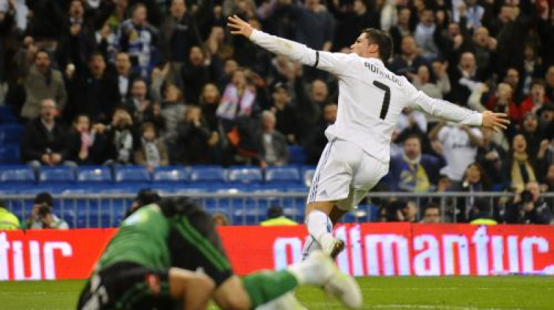 Krištianu Ronaldu ("Real Madrid") Madridē izcēlās ar diviem vārtu guvumiem
Foto: AFP/ Scanpix