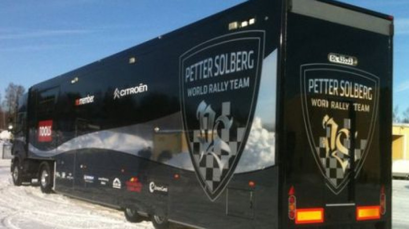 Petera Solberga šī gada motormāja jeb garāža uz riteņiem
Foto: www.pettersolberg.com