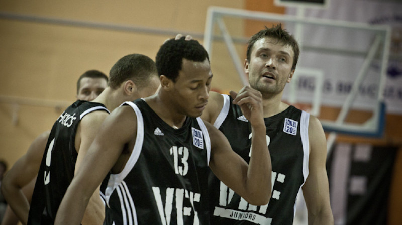 Trevons Hjūzs un Kristaps Janičenoks
Foto: vefriga.com