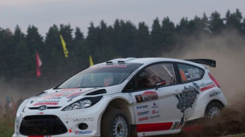 Ots Tanaks un viņa ''Ford Fiesta S2000'' automašīna
Foto: www.ewrc.cz
