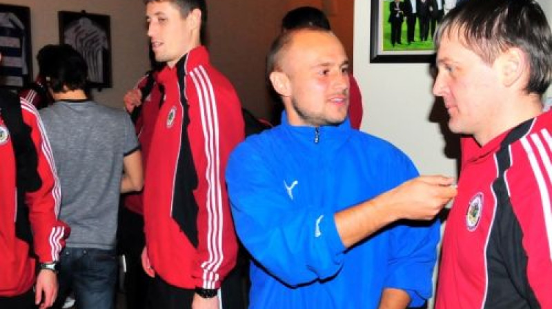 Latvijas izlases futbolisti ieradušies Antālijā
Foto: Mārtiņš Hartmanis, LFF preses sekretārs