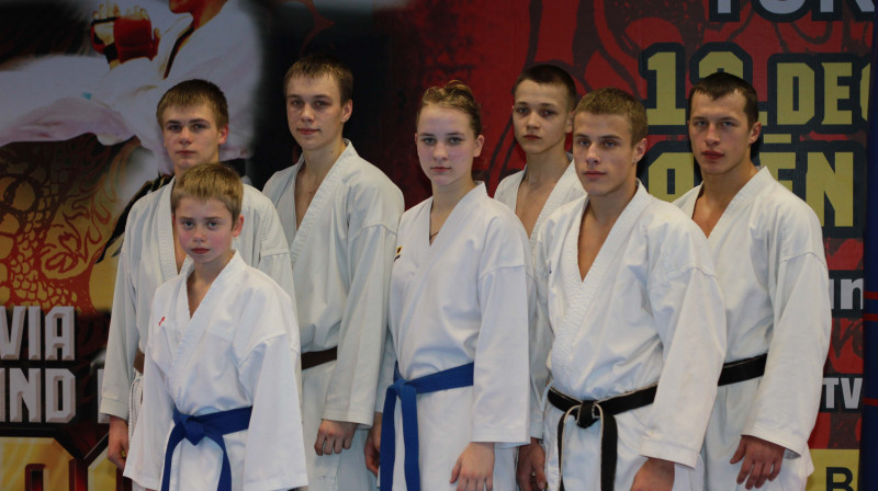 Latvijas jaunie karatisti pirms došanās uz Serbiju 
Foto: LKF