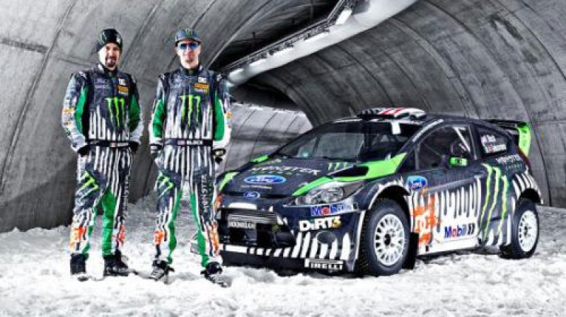 Kens Bloks ar savu stūrmani pie jaunās "Ford Fiesta RS WRC" automašīnas
Foto: www.zercustoms.com