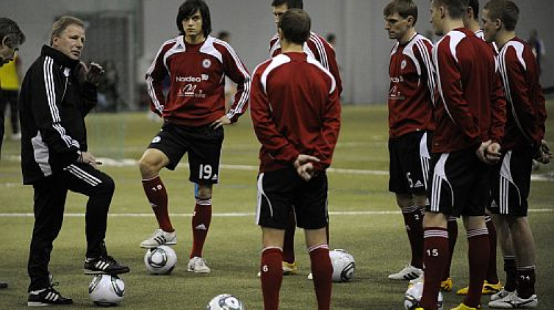 Aleksandrs Starkovs izlases treniņā
Foto: Romāns Kokšarovs, Sporta Avīze, f64