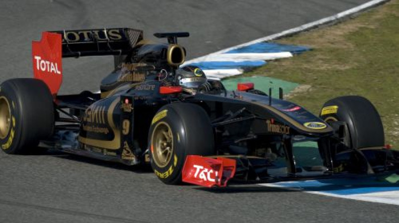 Niks Haidfelds pie "Lotus Renault GP" formulas stūres
Foto: AFP/Scanpix