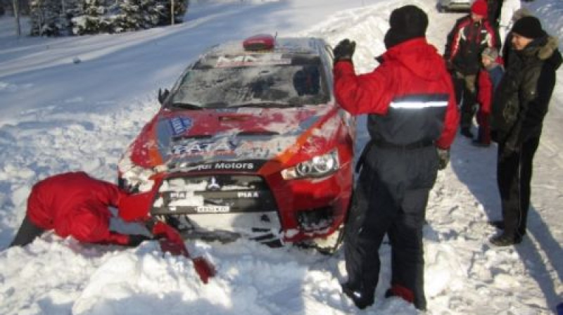 Ivara Vasaraudža un Pētera Spredža automašīna pēc avārijas
Foto: www.whatcar.lv