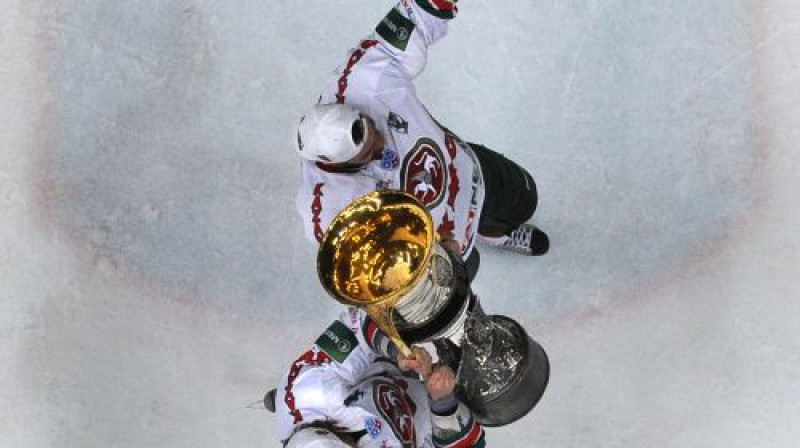 Vai Astanas ''Barys'' ar trešo mēģinājumu izdosies apturēt Kazaņas ''Ak Bars''?
Foto: AFP/Scanpix