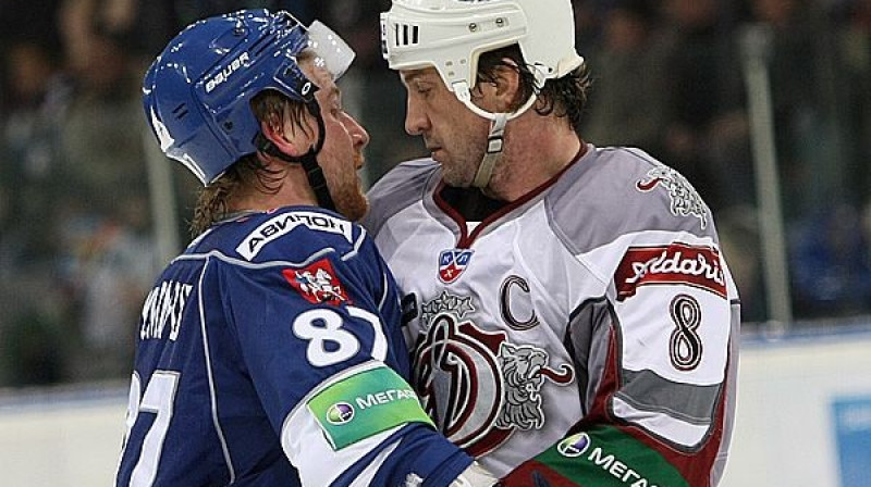 Leonīds Komarovs un Sandis Ozoliņš
Foto: www.dynamo.ru