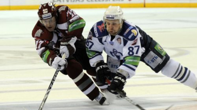 Aleksandrs Ņiživijs pret provokatīvo Leo Komarovu
Foto: Romāns Kokšarovs, Sporta Avīze, f64