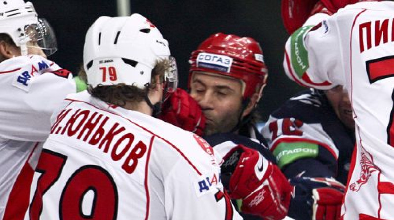 Arī Maskavā starp ''Spartak'' un ''SKA'' spēlētājiem nebija siltu attiecību
Foto: Jeļena Razina, championat.ru