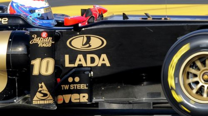 Niks Haidfelds pie "Lotus Renault GP" formulas stūres
Foto: AFP/Scanpix
