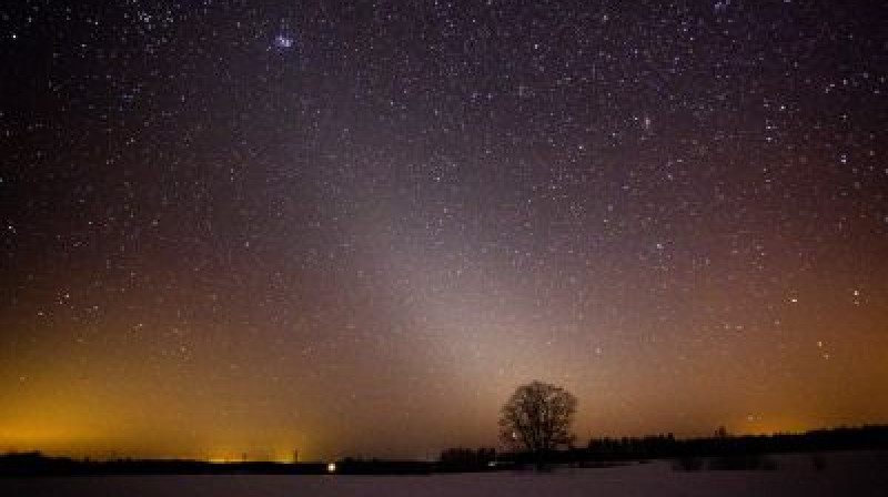 Jāņa Šatrovska nofotografētā zodiakālā gaisma