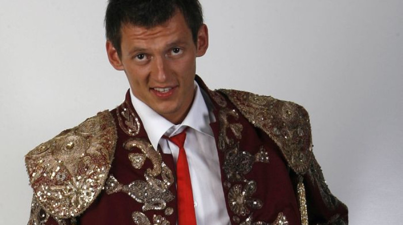 Spānijā ieaudzinātā toreodora aukstasinība un precizitāte būs zelta vērtē arī Latvijas izlasei...
Foto: Romāns Kokšarovs, Sporta Avīze