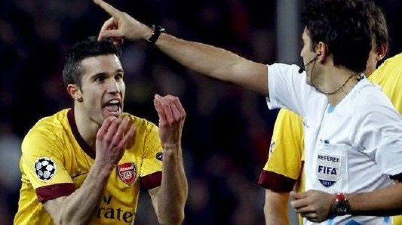 Robins van Persijs tiek aizsūtīts uz ģērbtuvēm
Foto: EEE/Scanpix