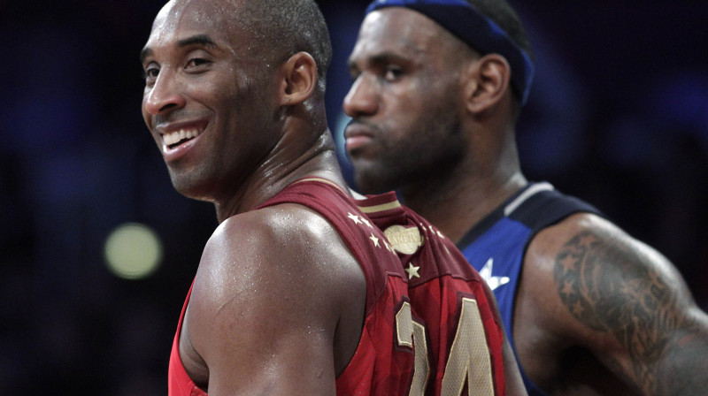 Pēdējo reizi laukumā Kobe Braients un Lebrons Džeimss tikās Visu zvaigžņu spēlē... 
Foto: AP/Scanpix