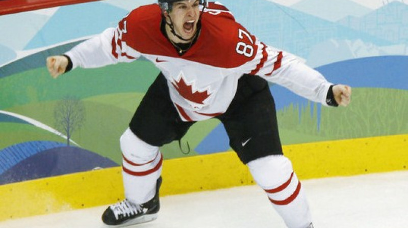 Vankūveras olimpiādes hokeja turnīra zelta vārtu autors Sidnijs Krosbijs
Foto: The Canadian Press/Scanpix