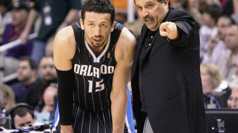 Stens van Gandijs pamāca Hedo Turkoglu
Foto: AP/Scanpix