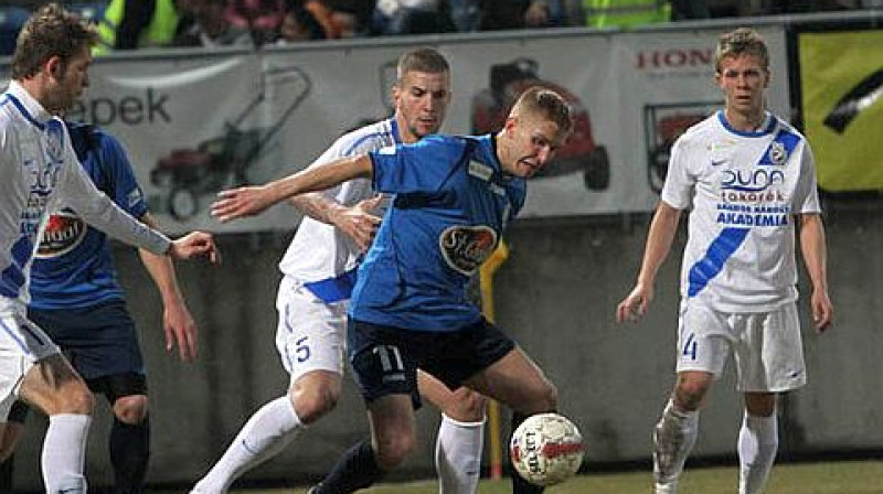 Daniils Turkovs cīņā par bumbu
Foto: Zalai Hírlap