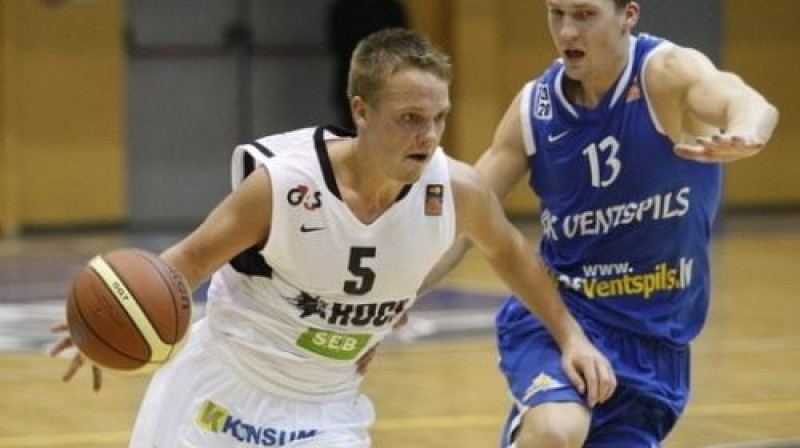 Jānis Strēlnieks un BK Ventspils būs uzmanības centrā arī šonedēļ - ar divām cīņām pret Ostendes BC Telenet un dueli ar VEF Rīga.
Foto: sportacentrs.com